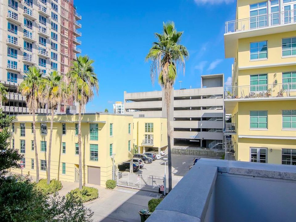 For Rent: $3,250 (1 beds, 1 baths, 899 Square Feet)