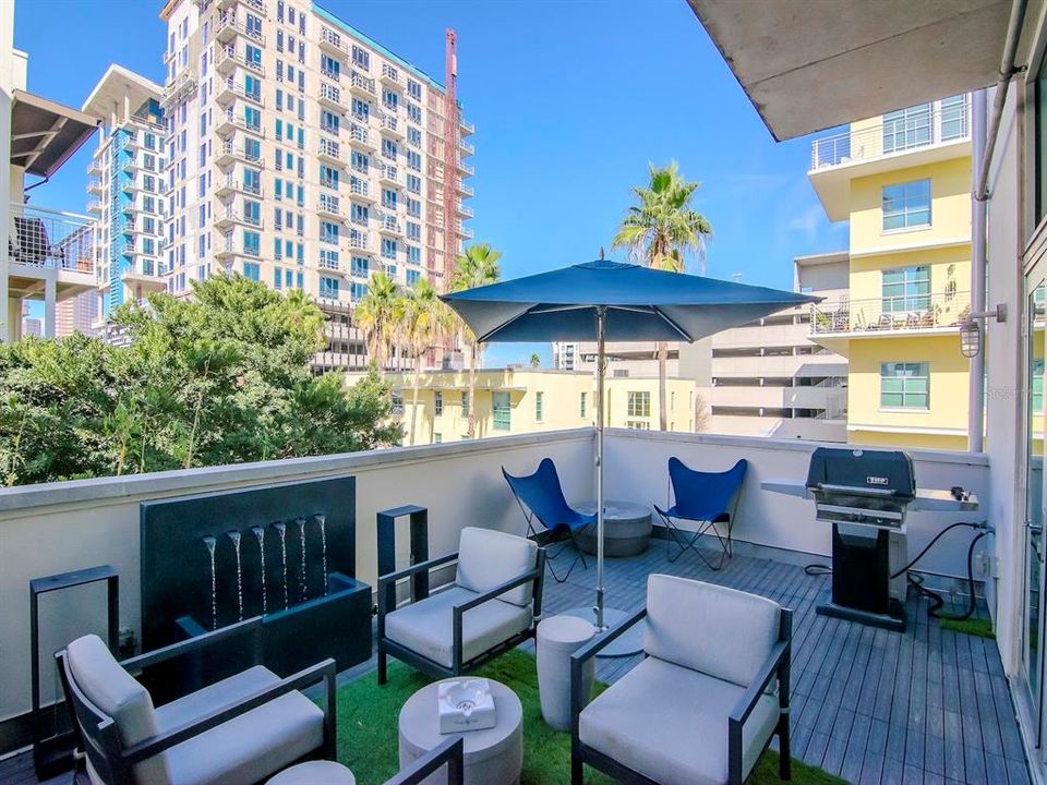 For Rent: $3,250 (1 beds, 1 baths, 899 Square Feet)