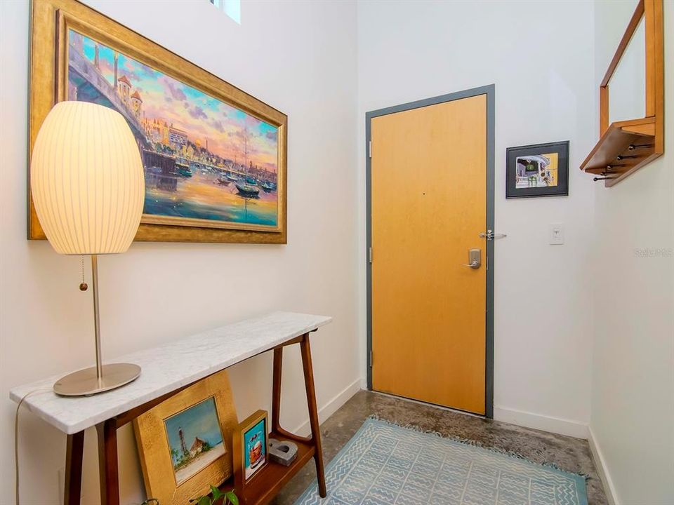 For Rent: $3,250 (1 beds, 1 baths, 899 Square Feet)