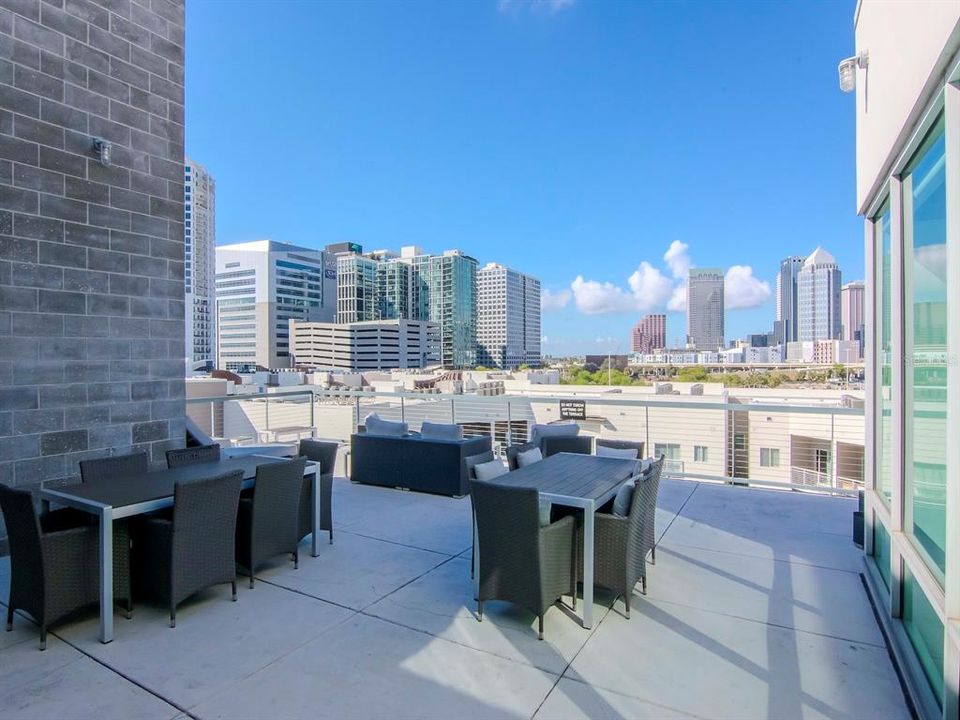 For Rent: $3,250 (1 beds, 1 baths, 899 Square Feet)