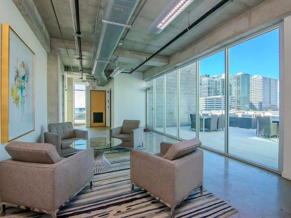 For Rent: $3,250 (1 beds, 1 baths, 899 Square Feet)