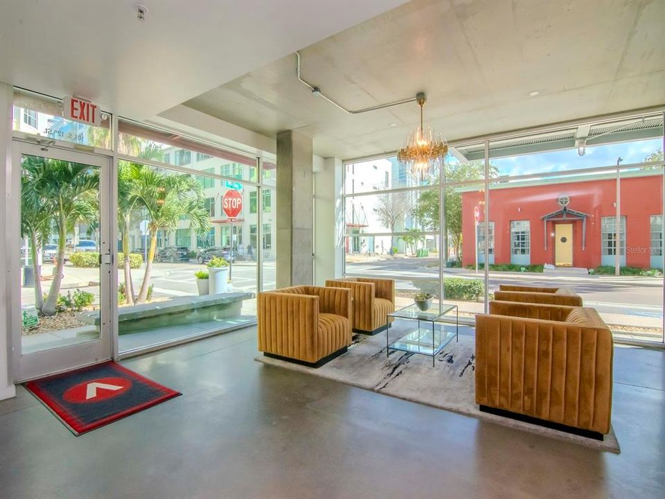 For Rent: $3,250 (1 beds, 1 baths, 899 Square Feet)