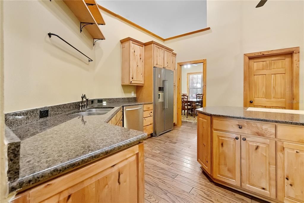 For Sale: $2,999,999 (4 beds, 3 baths, 3866 Square Feet)