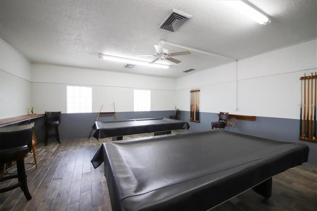 For Sale: $110,000 (2 beds, 1 baths, 460 Square Feet)