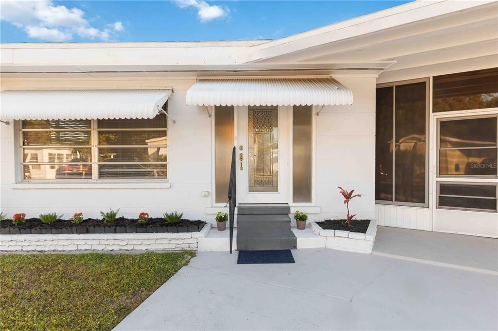 For Sale: $110,000 (2 beds, 1 baths, 460 Square Feet)