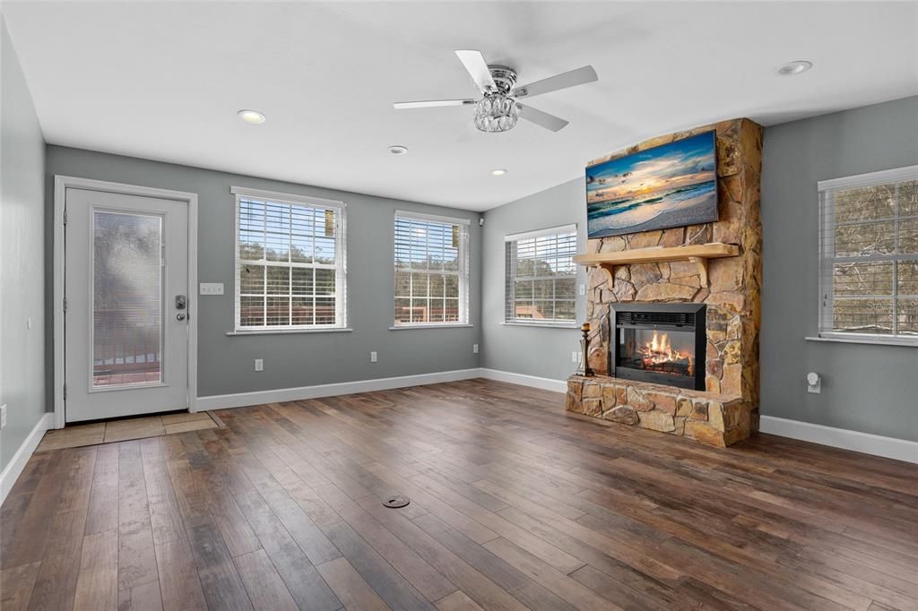 For Sale: $575,000 (3 beds, 2 baths, 1620 Square Feet)