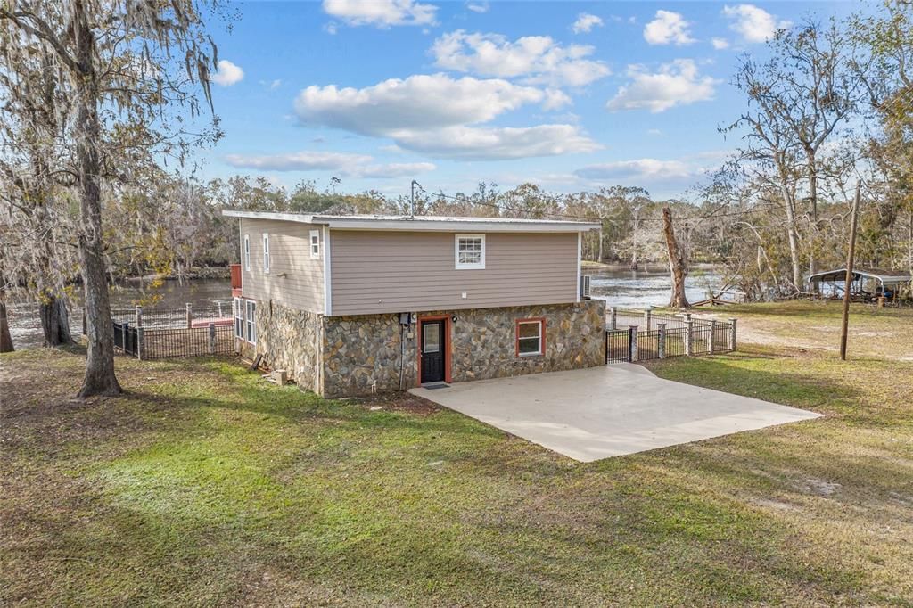 For Sale: $575,000 (3 beds, 2 baths, 1620 Square Feet)