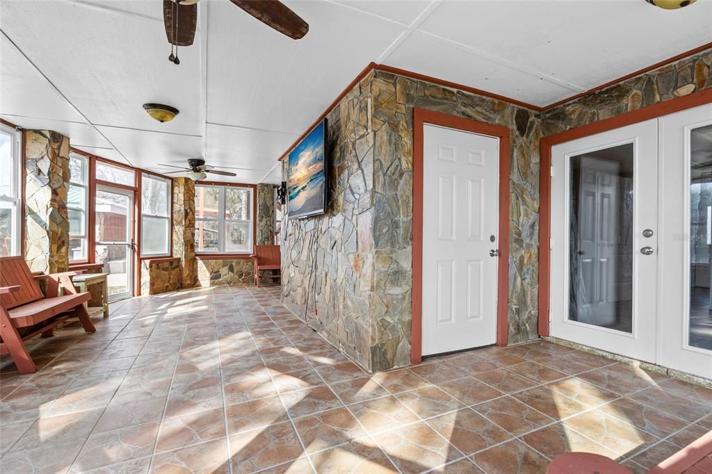 For Sale: $575,000 (3 beds, 2 baths, 1620 Square Feet)