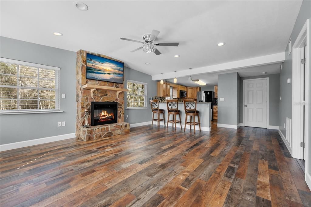 For Sale: $575,000 (3 beds, 2 baths, 1620 Square Feet)