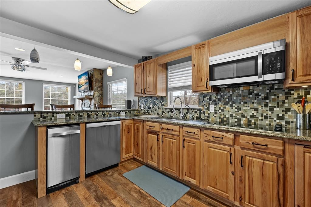 For Sale: $575,000 (3 beds, 2 baths, 1620 Square Feet)