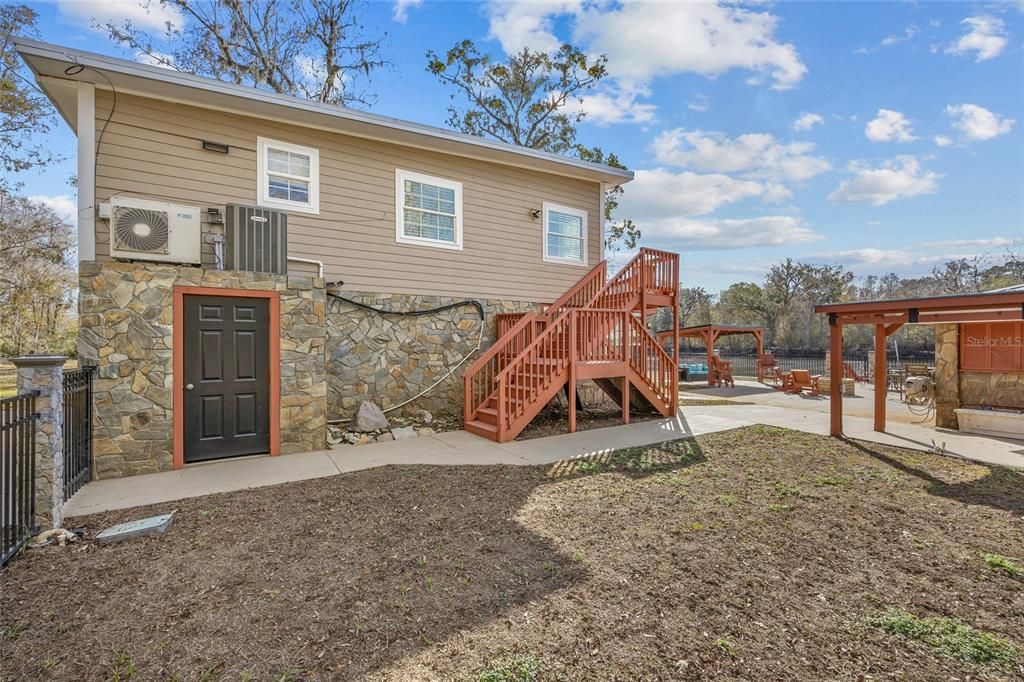 For Sale: $575,000 (3 beds, 2 baths, 1620 Square Feet)