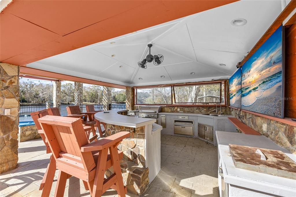 For Sale: $575,000 (3 beds, 2 baths, 1620 Square Feet)
