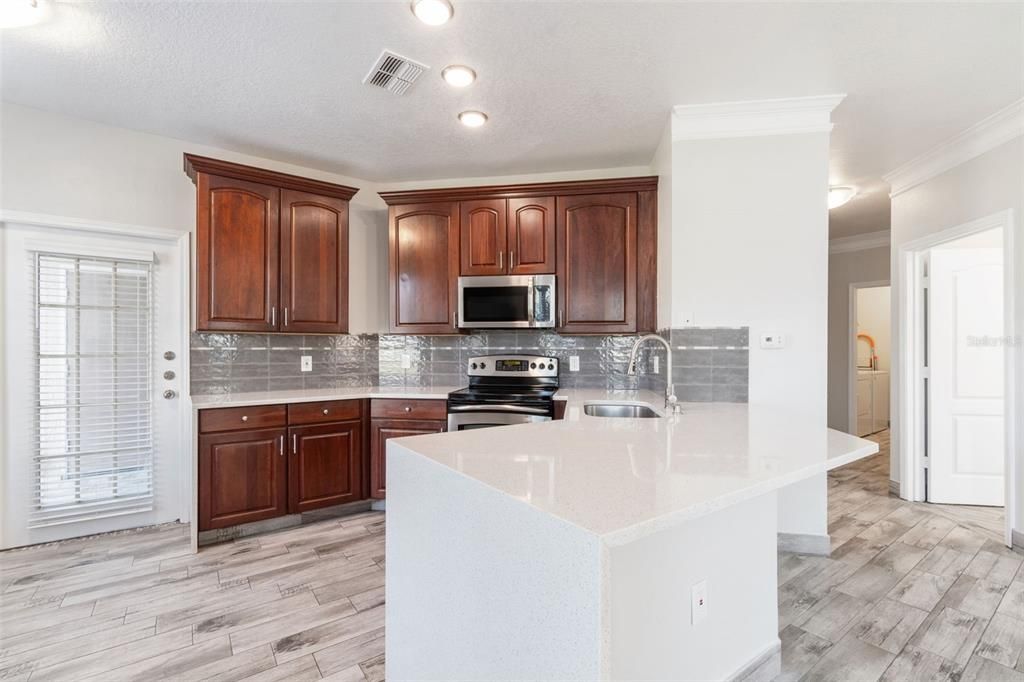 Active With Contract: $167,000 (2 beds, 2 baths, 1340 Square Feet)