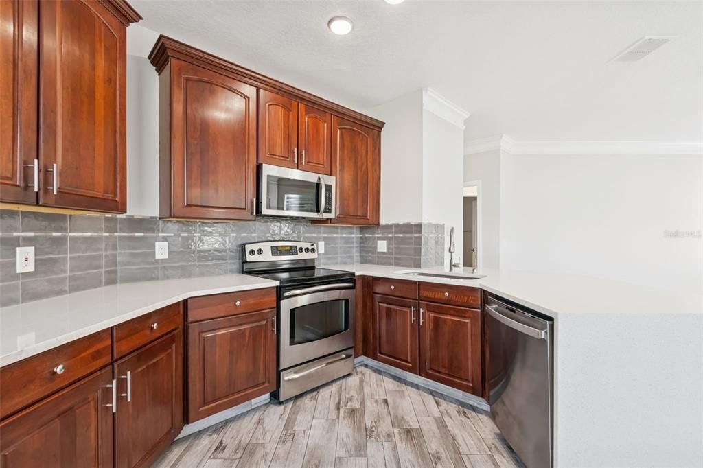 Active With Contract: $167,000 (2 beds, 2 baths, 1340 Square Feet)