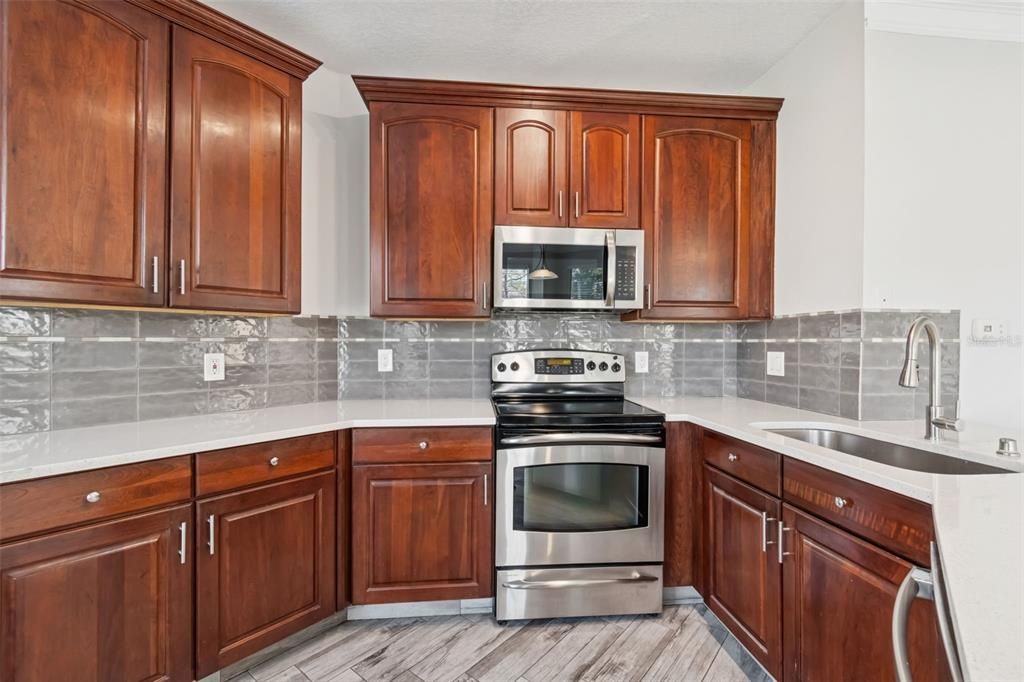 Active With Contract: $167,000 (2 beds, 2 baths, 1340 Square Feet)