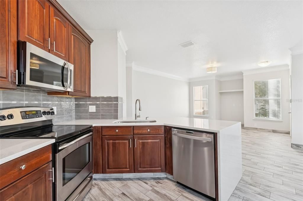 Active With Contract: $167,000 (2 beds, 2 baths, 1340 Square Feet)