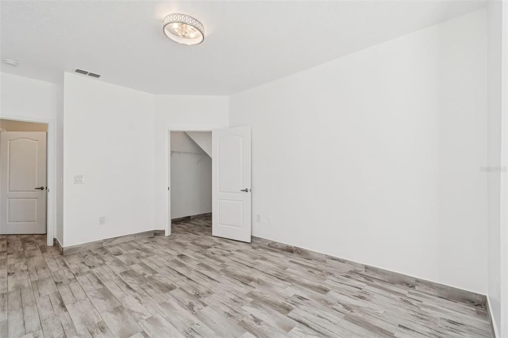 Active With Contract: $167,000 (2 beds, 2 baths, 1340 Square Feet)