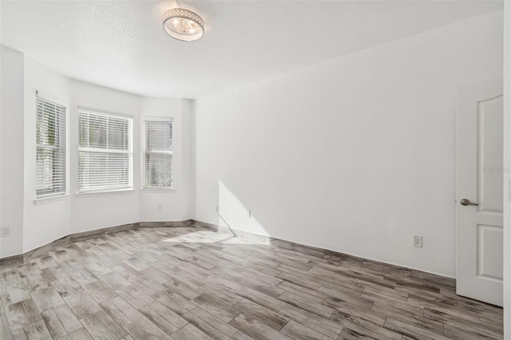 Active With Contract: $167,000 (2 beds, 2 baths, 1340 Square Feet)