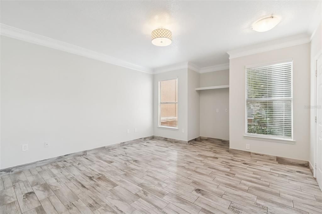 Active With Contract: $167,000 (2 beds, 2 baths, 1340 Square Feet)