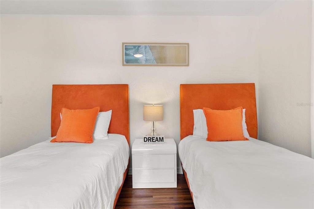 En Venta: $460,000 (3 camas, 2 baños, 1250 Pies cuadrados)