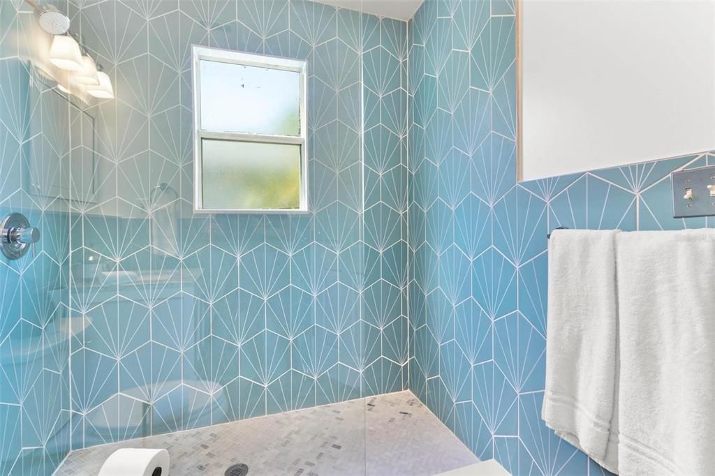 En Venta: $460,000 (3 camas, 2 baños, 1250 Pies cuadrados)