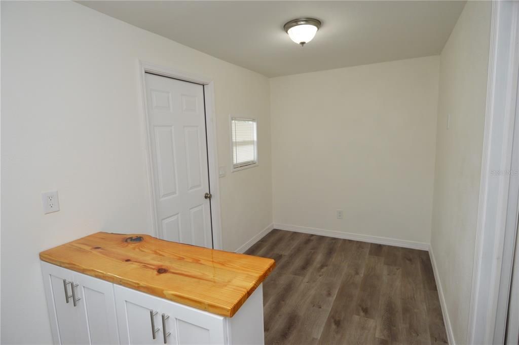 For Rent: $1,150 (1 beds, 1 baths, 530 Square Feet)