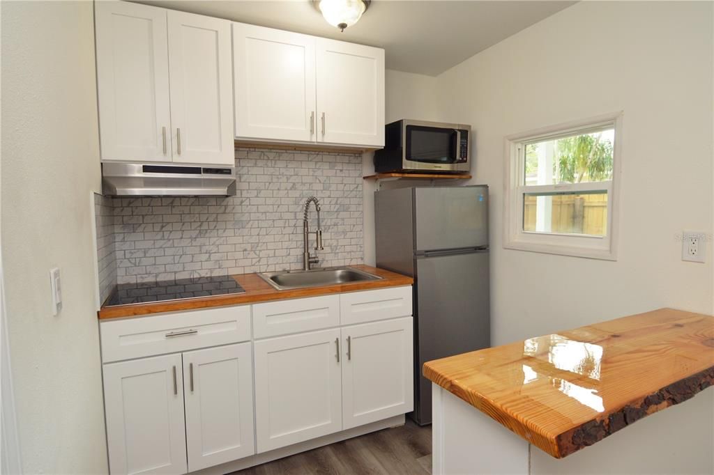 For Rent: $1,150 (1 beds, 1 baths, 530 Square Feet)