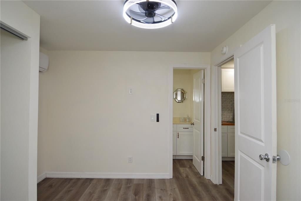 For Rent: $1,150 (1 beds, 1 baths, 530 Square Feet)