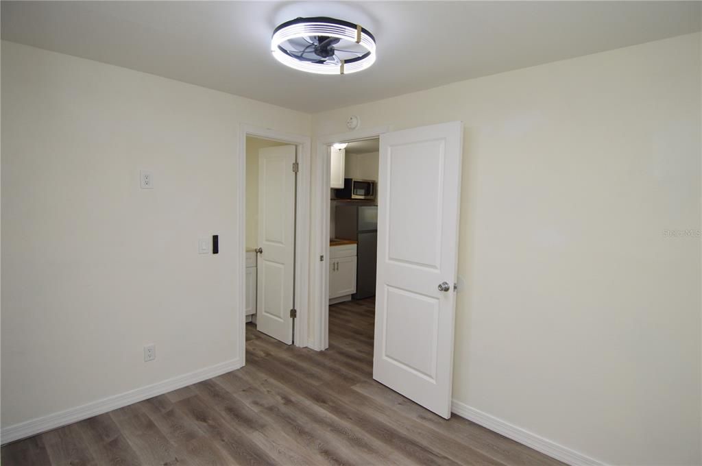For Rent: $1,150 (1 beds, 1 baths, 530 Square Feet)
