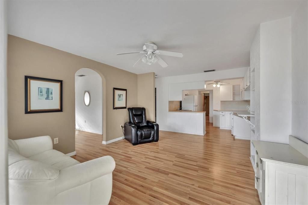 For Sale: $370,000 (3 beds, 0 baths, 1872 Square Feet)