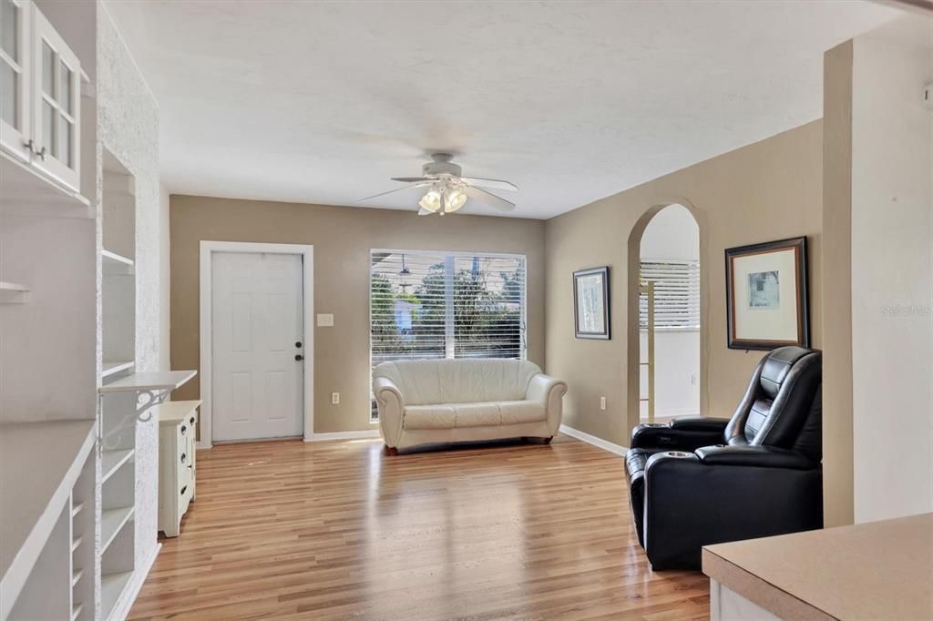 For Sale: $370,000 (3 beds, 0 baths, 1872 Square Feet)