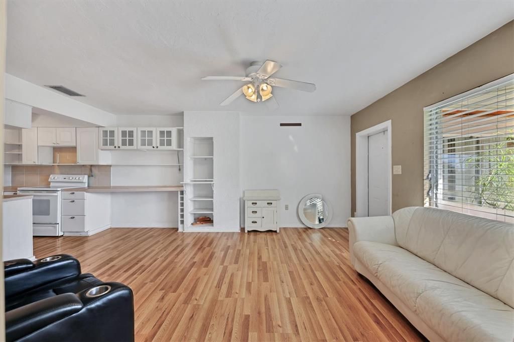 For Sale: $370,000 (3 beds, 0 baths, 1872 Square Feet)