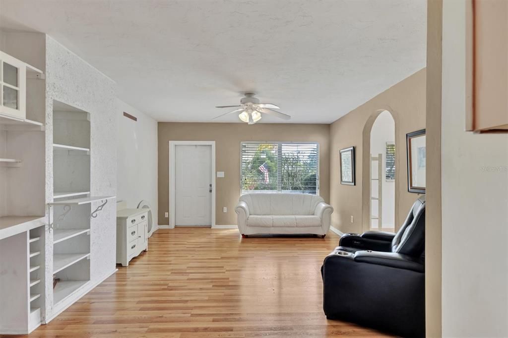 For Sale: $370,000 (3 beds, 0 baths, 1872 Square Feet)