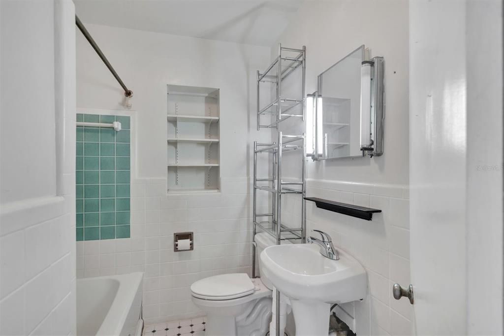 For Sale: $370,000 (3 beds, 0 baths, 1872 Square Feet)