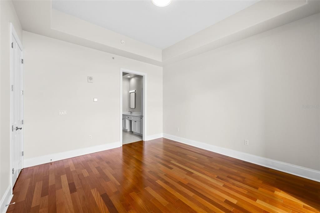 待售: $1,150,000 (2 贝兹, 2 浴室, 1349 平方英尺)