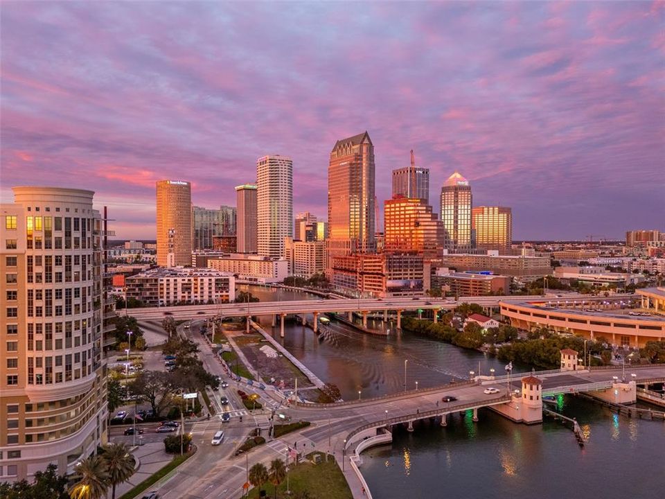 待售: $1,150,000 (2 贝兹, 2 浴室, 1349 平方英尺)