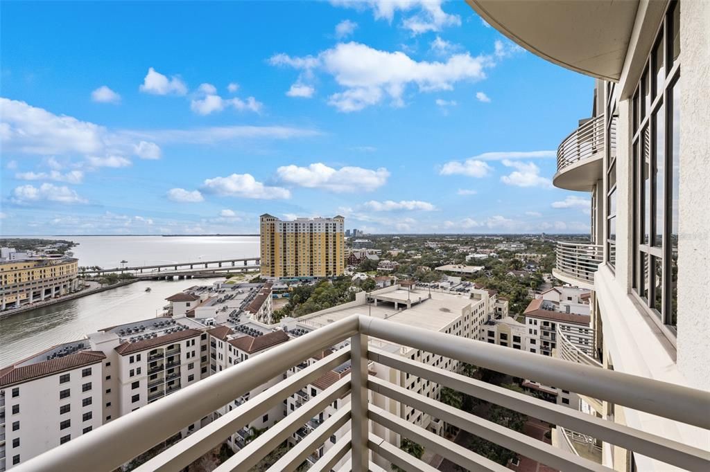 待售: $1,150,000 (2 贝兹, 2 浴室, 1349 平方英尺)