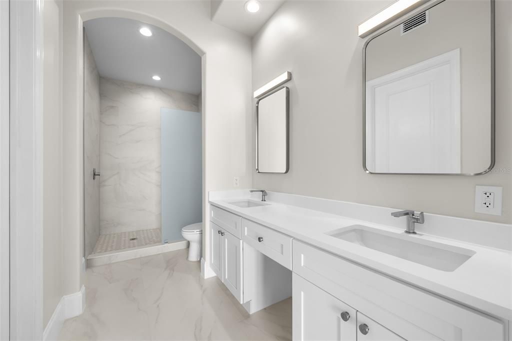 待售: $1,150,000 (2 贝兹, 2 浴室, 1349 平方英尺)