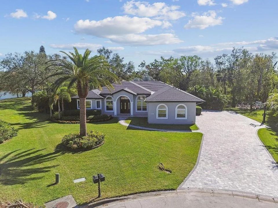 Recientemente alquilado: $6,000 (6 camas, 4 baños, 3833 Pies cuadrados)
