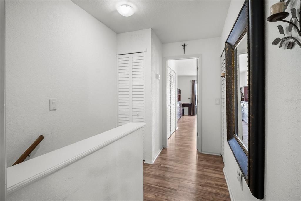 For Sale: $189,000 (2 beds, 2 baths, 1078 Square Feet)