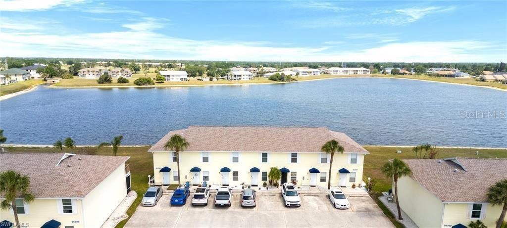 For Sale: $189,000 (2 beds, 2 baths, 1078 Square Feet)