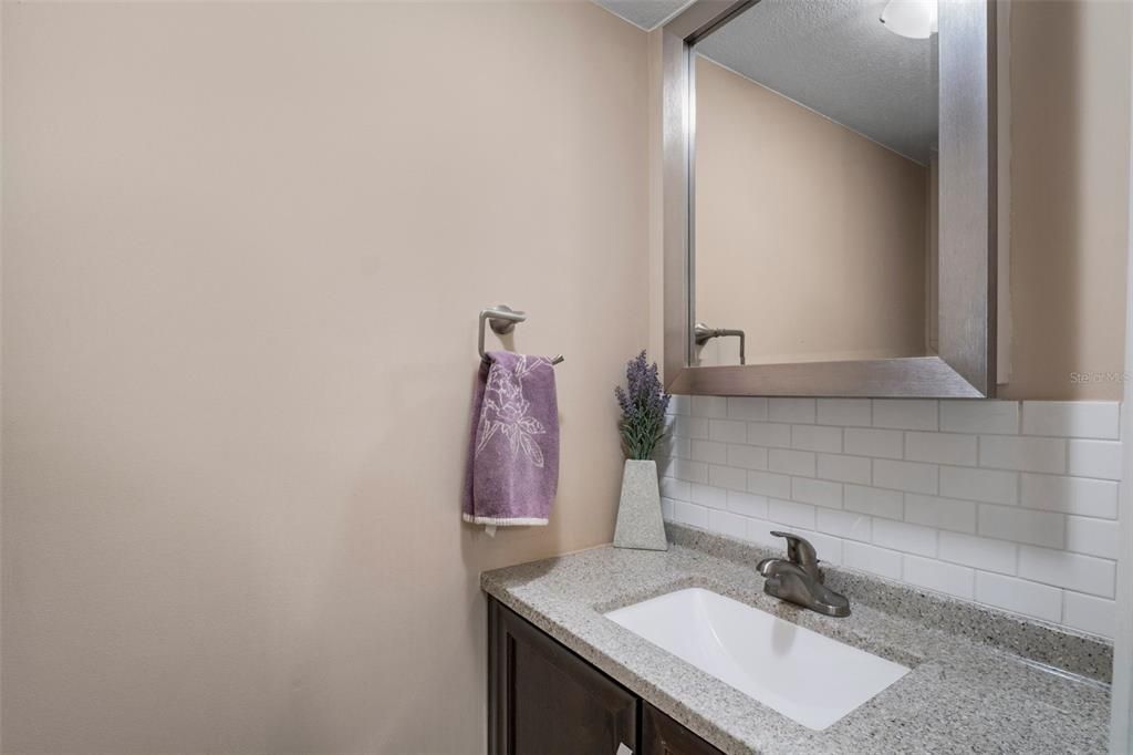 For Sale: $189,000 (2 beds, 2 baths, 1078 Square Feet)