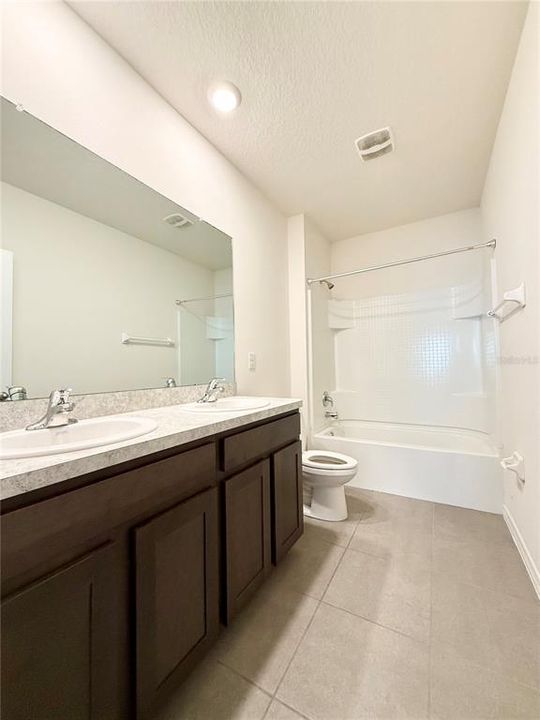 For Rent: $2,500 (5 beds, 3 baths, 2447 Square Feet)