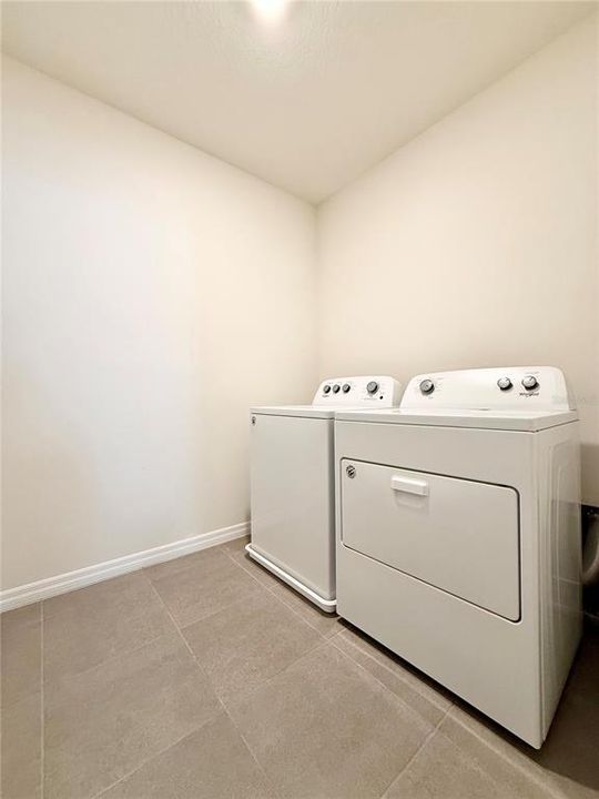 For Rent: $2,500 (5 beds, 3 baths, 2447 Square Feet)