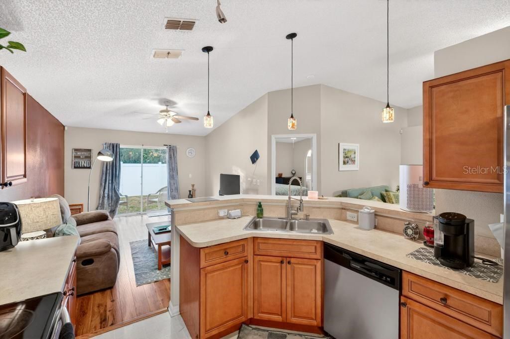 For Sale: $359,900 (3 beds, 2 baths, 1502 Square Feet)