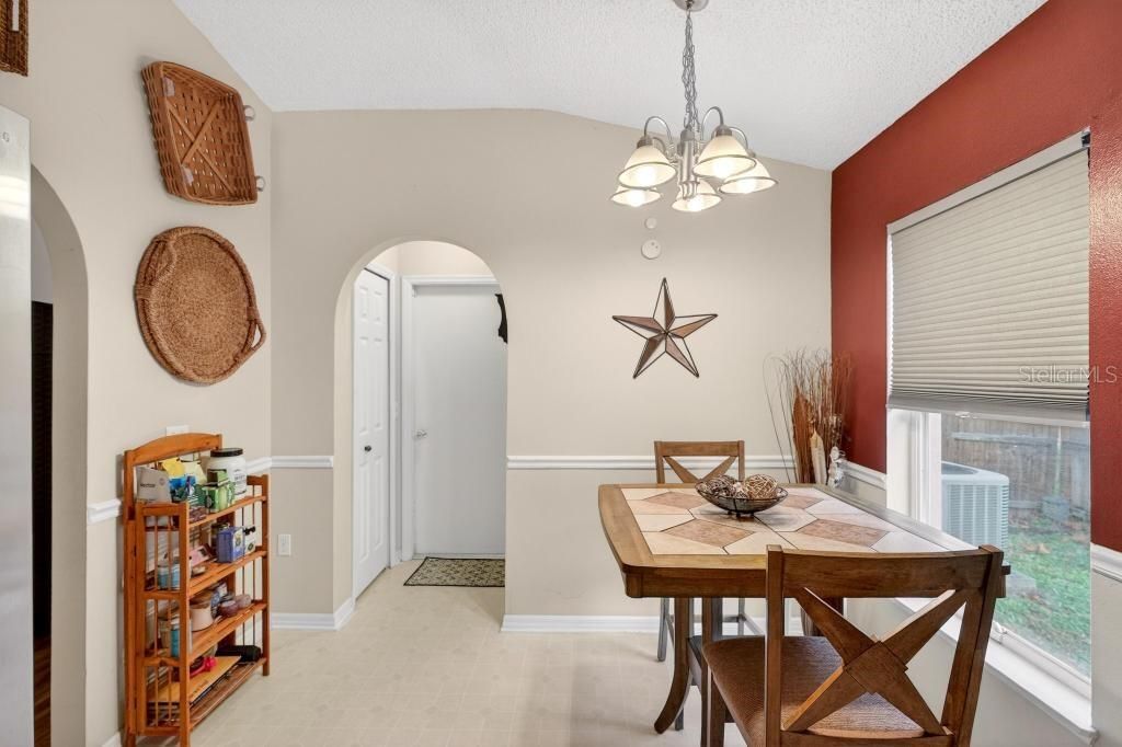 For Sale: $359,900 (3 beds, 2 baths, 1502 Square Feet)