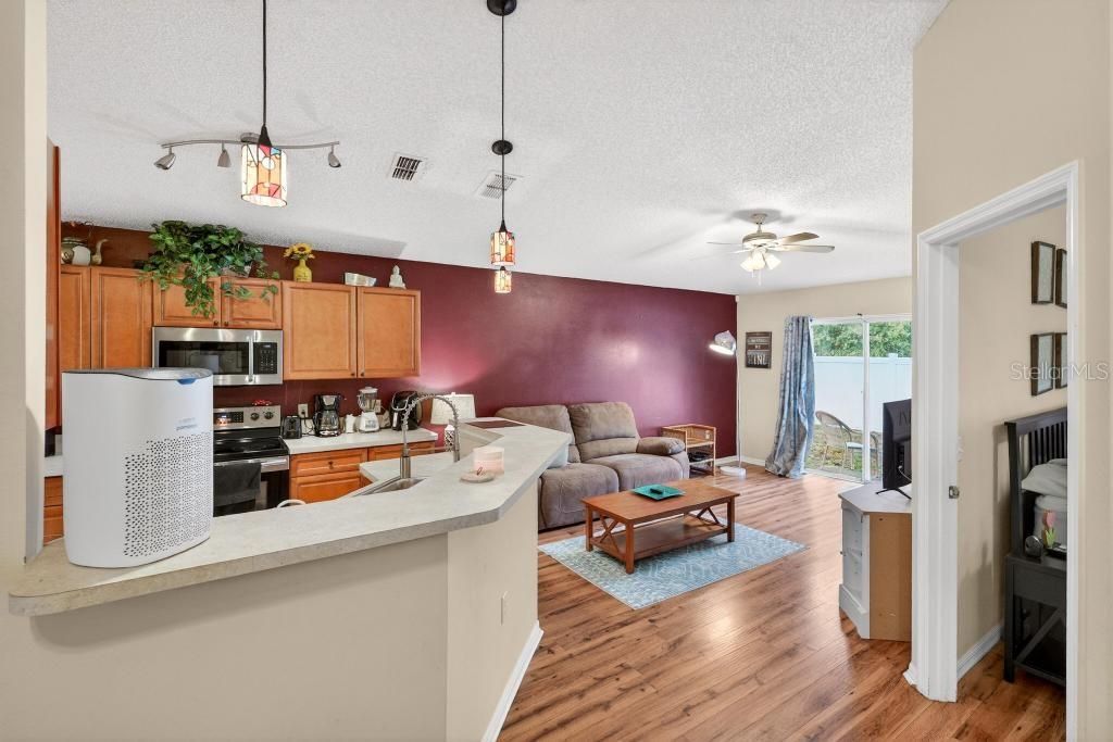 For Sale: $359,900 (3 beds, 2 baths, 1502 Square Feet)