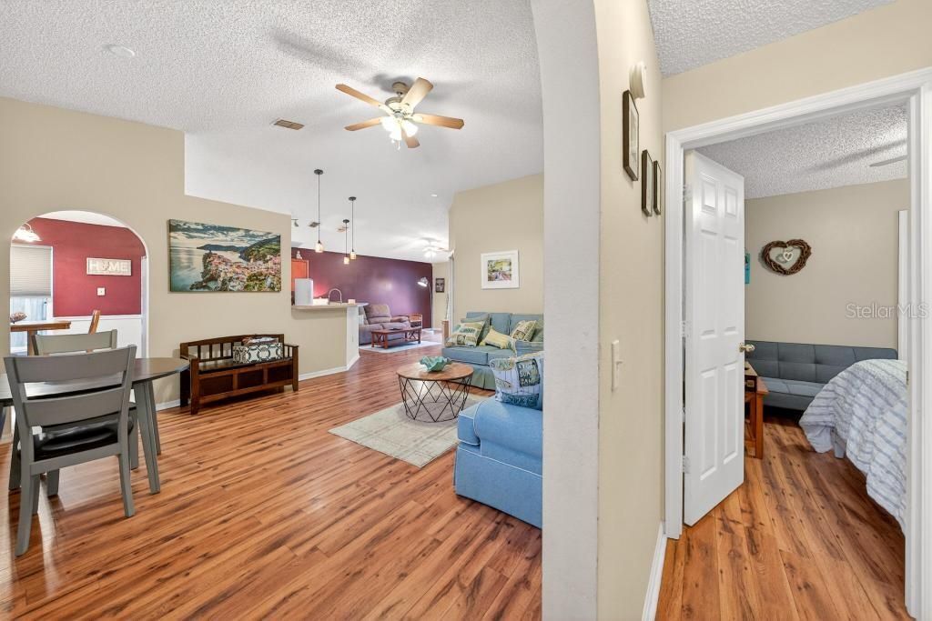 For Sale: $359,900 (3 beds, 2 baths, 1502 Square Feet)