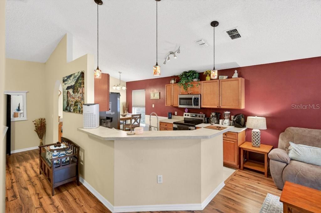 For Sale: $359,900 (3 beds, 2 baths, 1502 Square Feet)