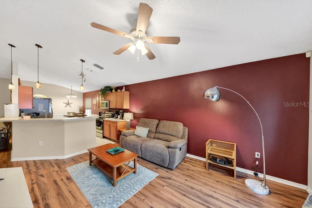 For Sale: $359,900 (3 beds, 2 baths, 1502 Square Feet)